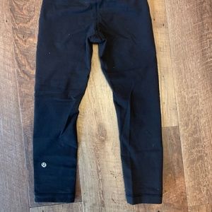 Black Lululemon wunder crop pant